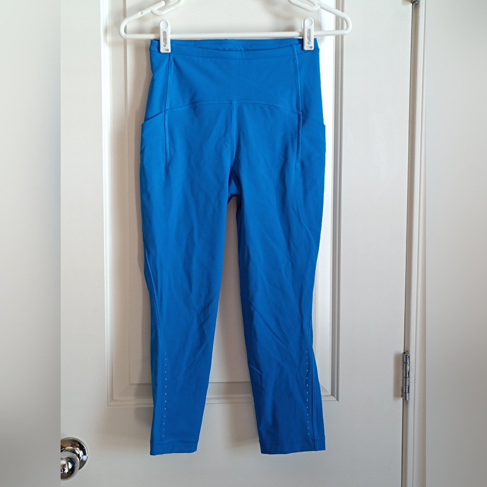 Lululemon  Swift Speed High Rise Leggings. Color Blue. Size 4